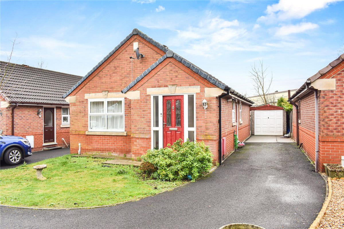 2 bedroom bungalow, Stradbroke Close, Lowton WA3 - Let Agreed