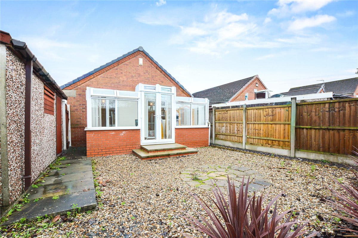 2 bedroom bungalow, Stradbroke Close, Lowton WA3 - Let Agreed