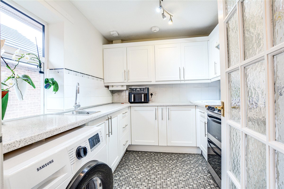 2 bedroom bungalow, Stradbroke Close, Lowton WA3 - Let Agreed