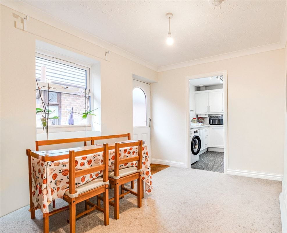 2 bedroom bungalow, Stradbroke Close, Lowton WA3 - Let Agreed