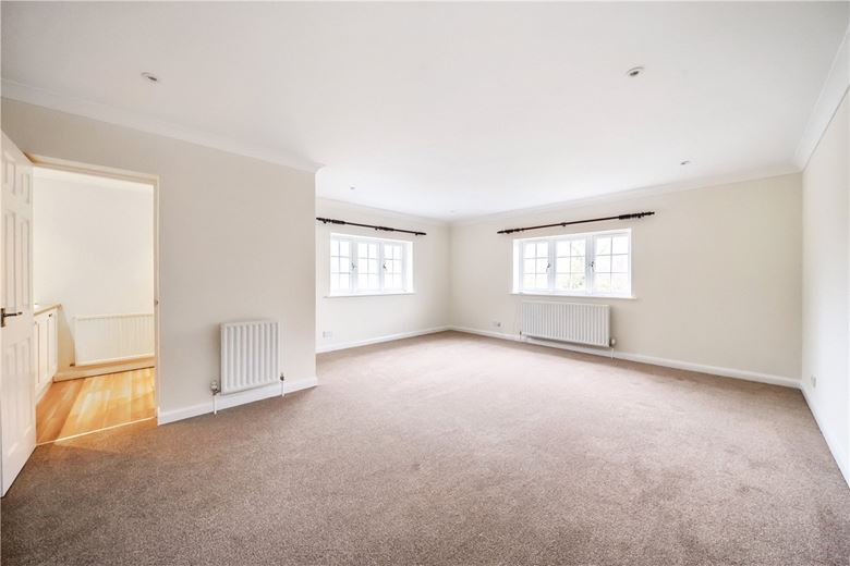 4 bedroom house, Ballinger Road, South Heath HP16 - Available