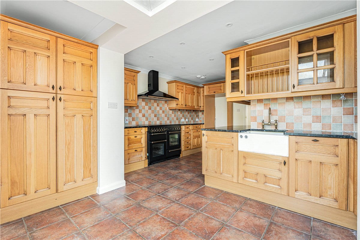 4 bedroom house, Ballinger Road, South Heath HP16 - Available