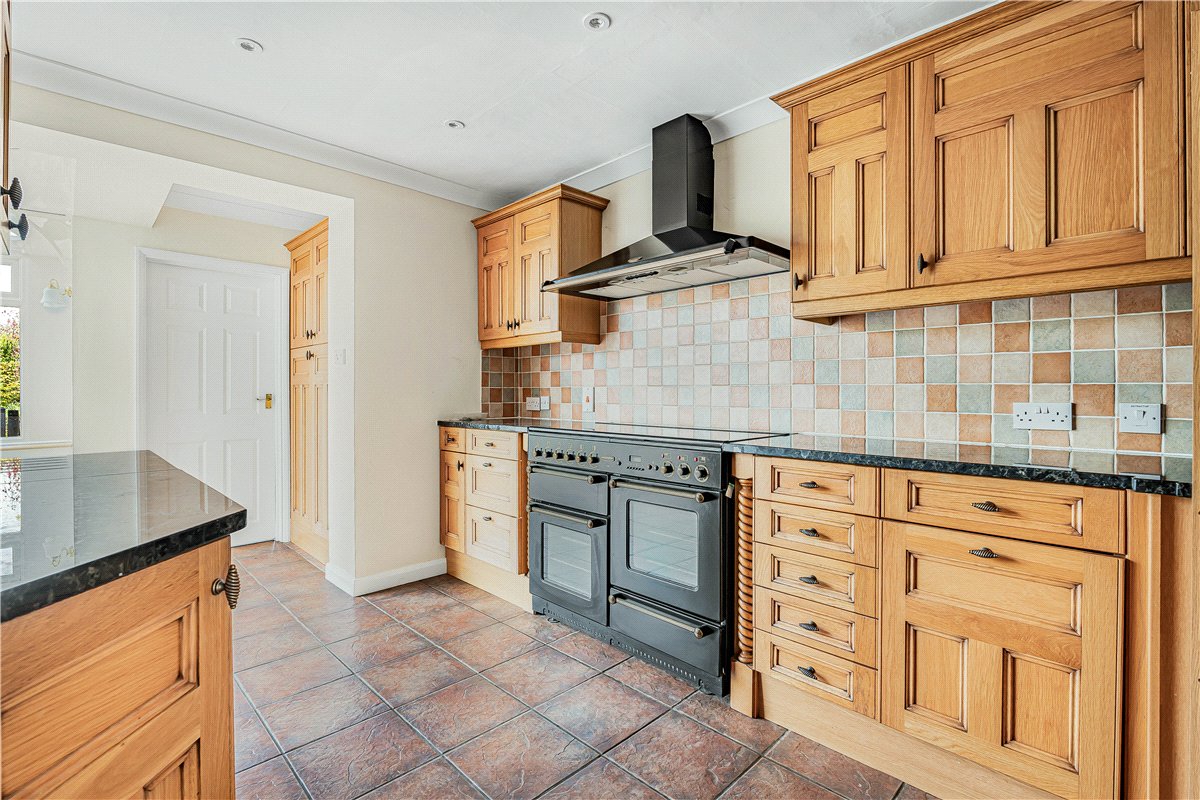 4 bedroom house, Ballinger Road, South Heath HP16 - Available