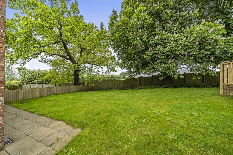 6 bedroom house, Towers Lane, Crofton WF4 - Let Agreed