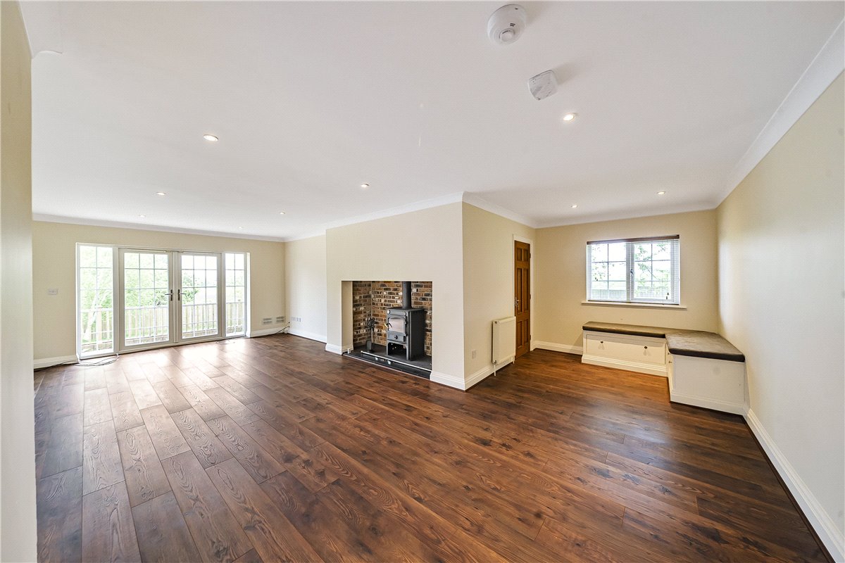 6 bedroom house, Towers Lane, Crofton WF4 - Let Agreed