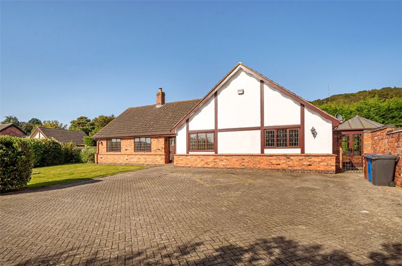 4 bedroom bungalow, School Lane, Hints B78 - Available