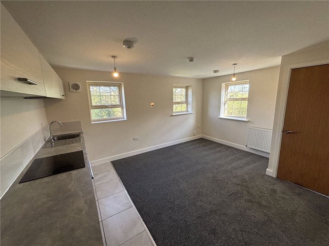 2 bedroom house, Comelybank Drive, Mexborough S64 - Available