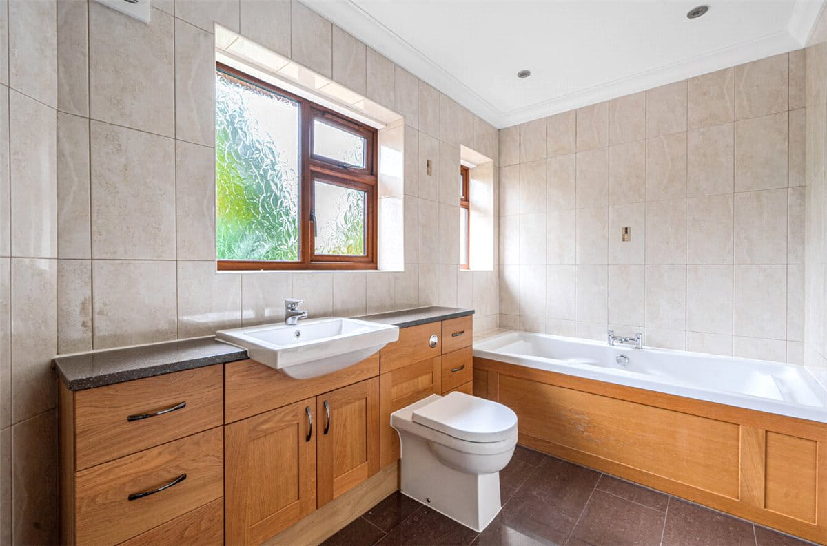 5 bedroom house, Tolldish Lane, Great Haywood ST18