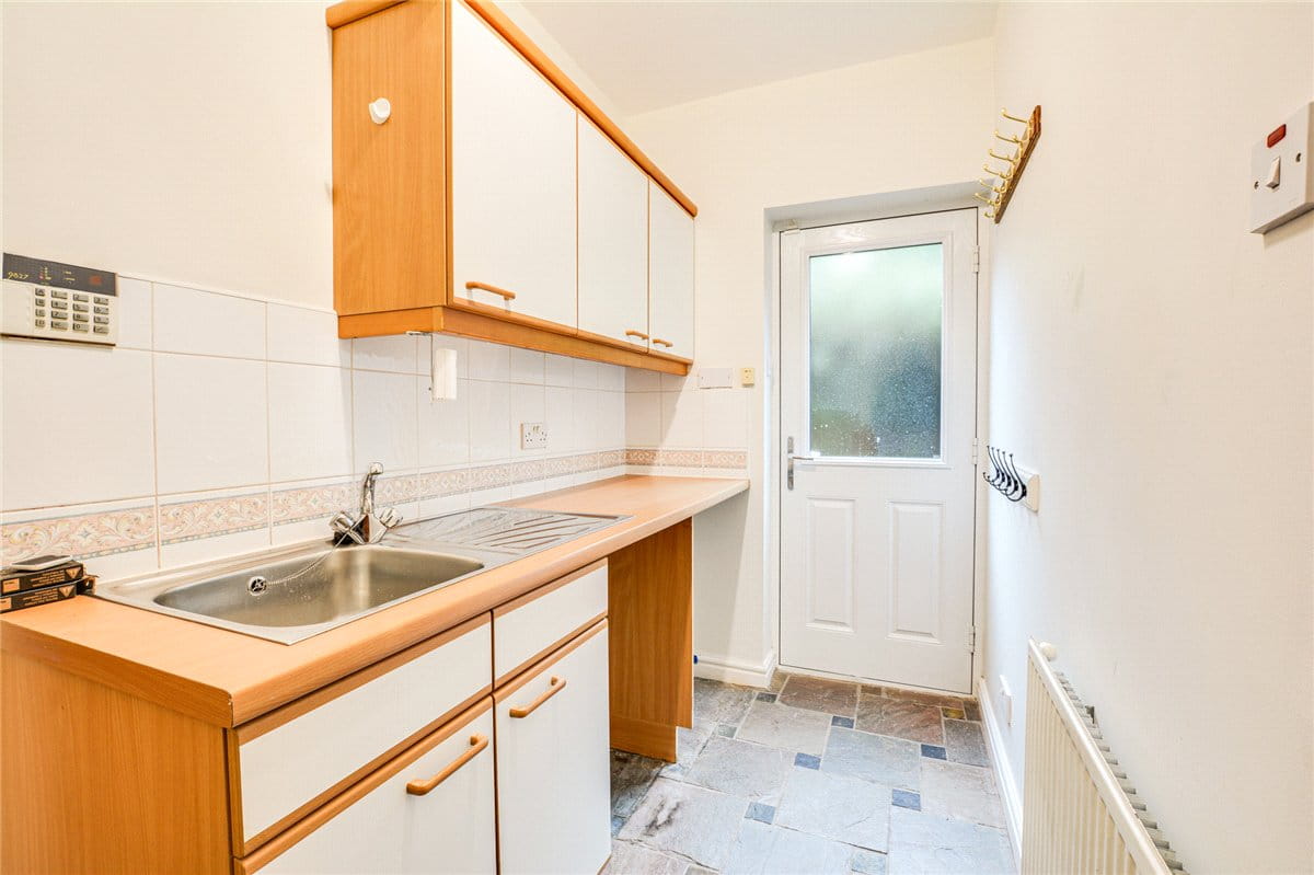 4 bedroom house, Burnside, Hale Barns WA15 - Available