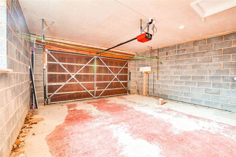 4 bedroom house, Burnside, Hale Barns WA15 - Available