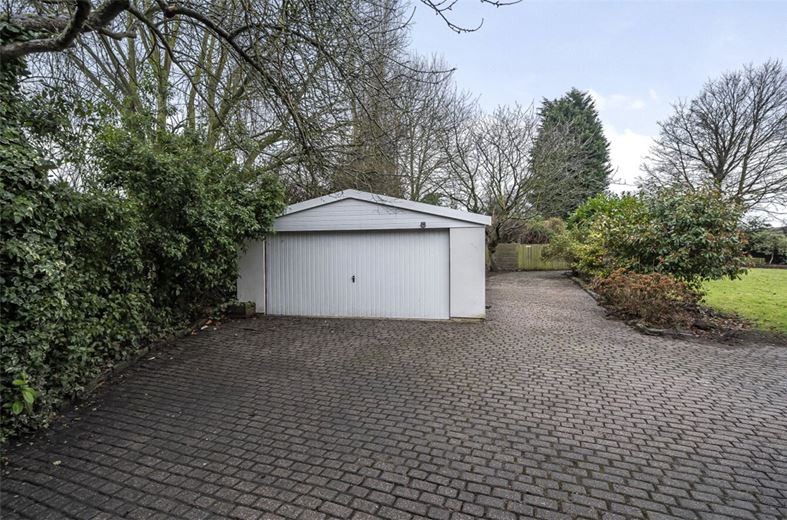 4 bedroom house, Pontefract Road, Crofton WF4 - Available