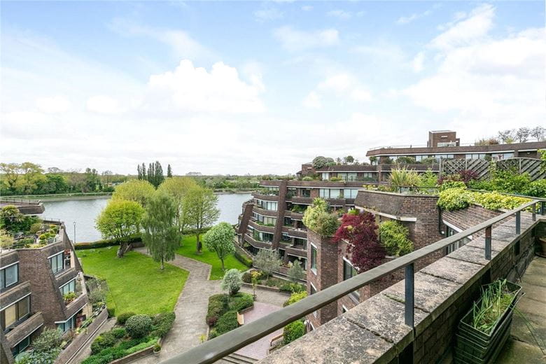 3 bedroom flat, Alder Lodge, 73 Stevenage Road SW6 - Available