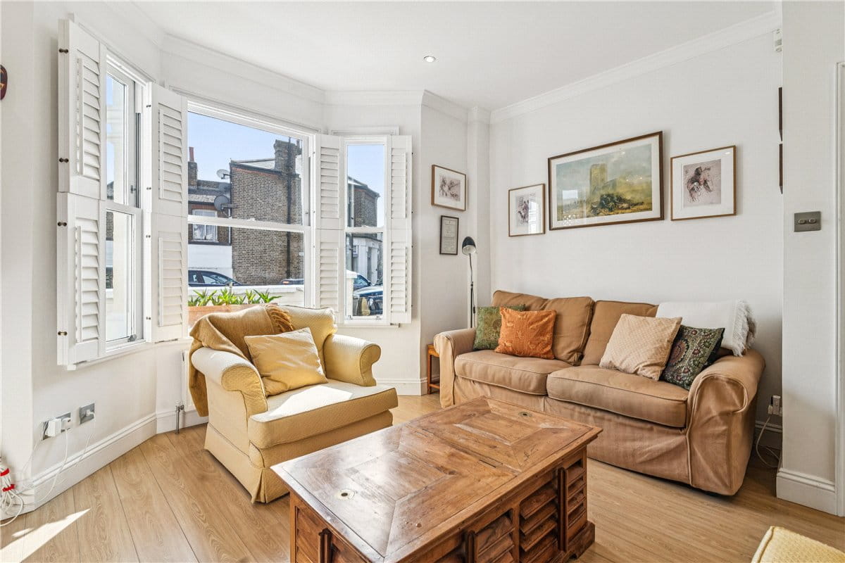 2 bedroom flat, Wingrave Road, London W6 - Available