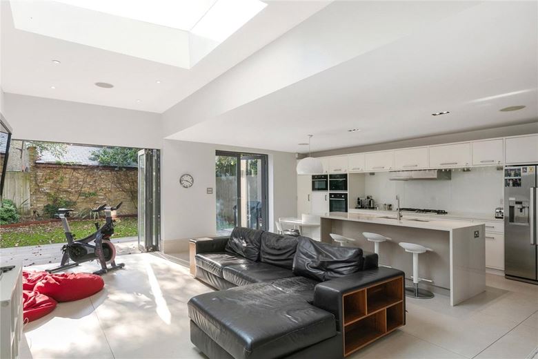 5 bedroom house, Fulham Palace Road, London SW6 - Available