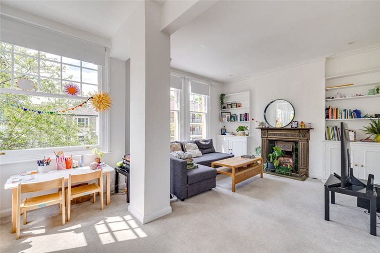 3 bedroom maisonette, Fulham Park Road, London SW6 - Sold STC
