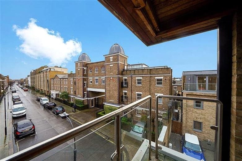 2 bedroom flat, Wyfold Road, London SW6 - Available