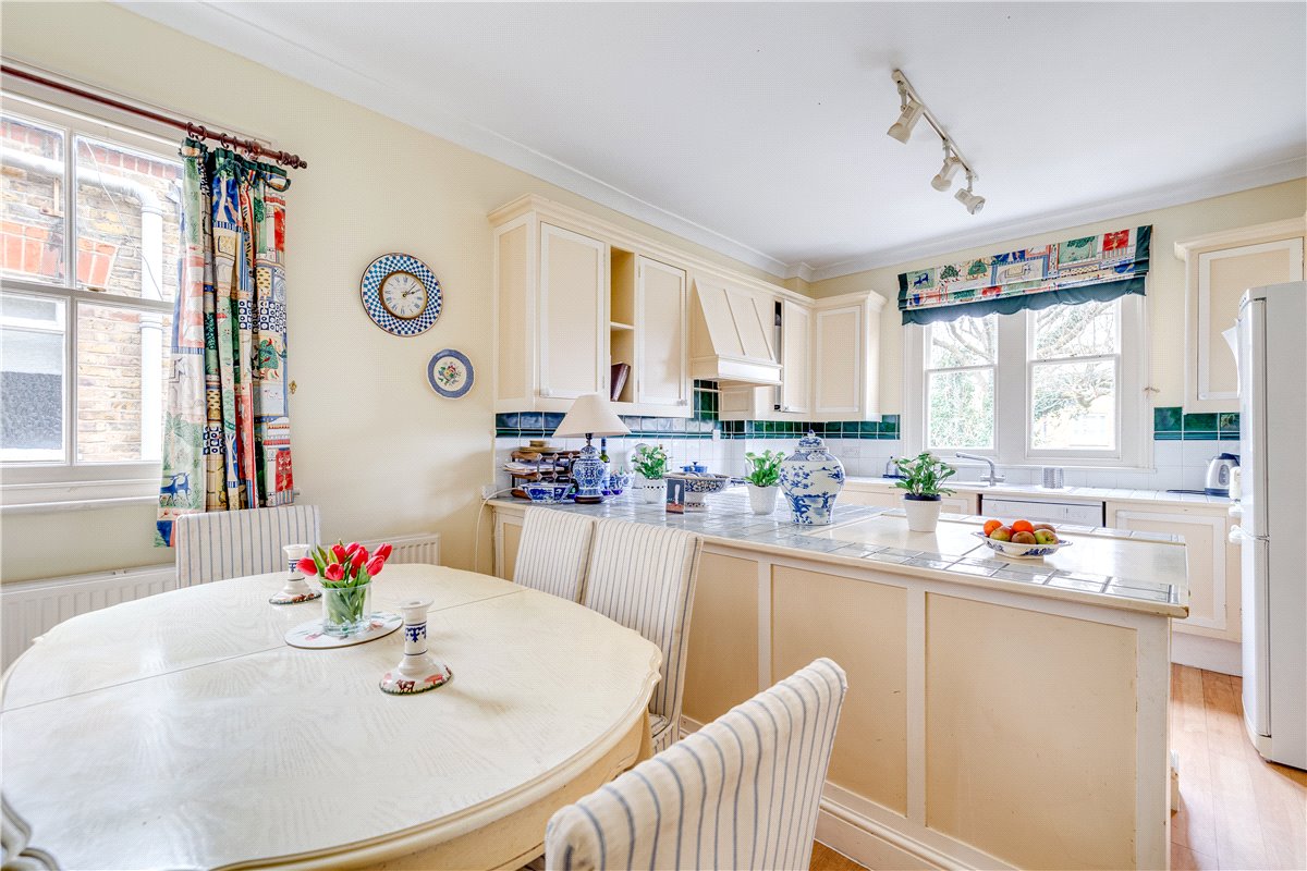 2 bedroom flat, Queensmill Road, London SW6 - Sold STC