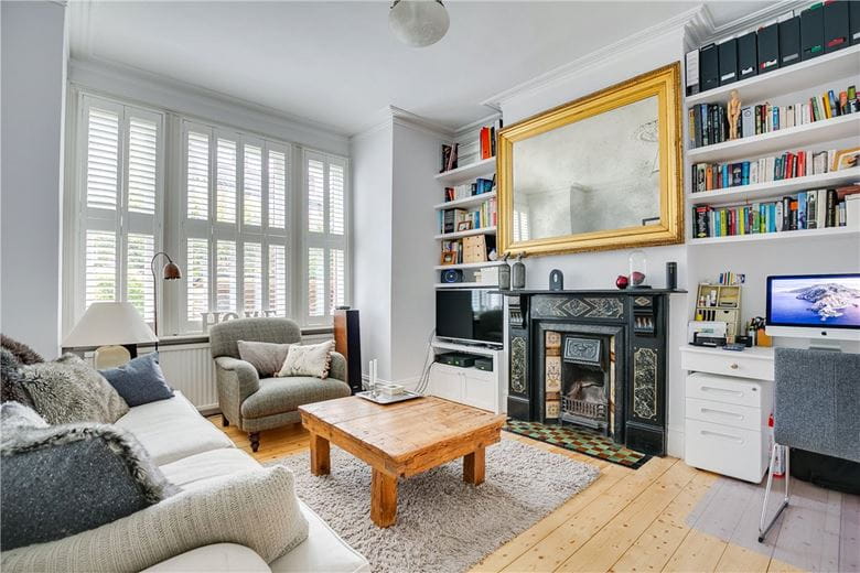 2 bedroom flat, Fulham Palace Road, London SW6 - Sold STC