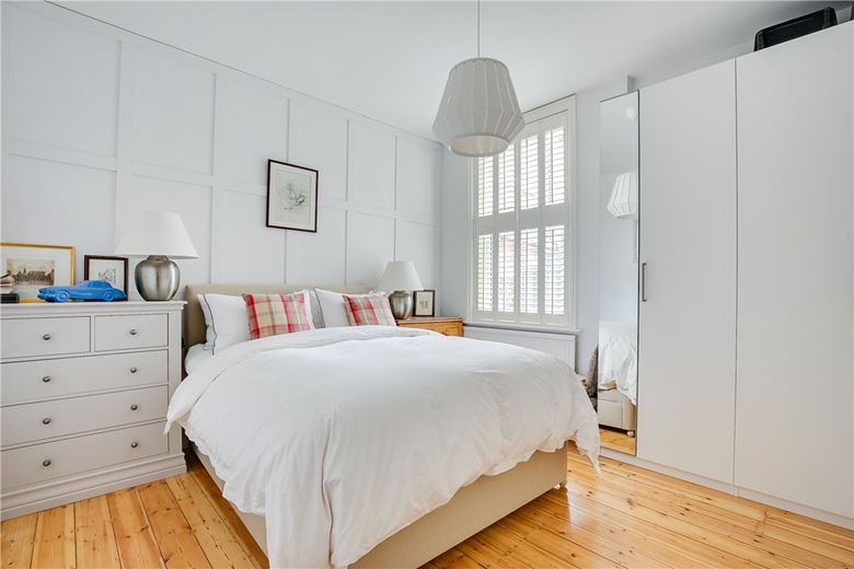 2 bedroom flat, Fulham Palace Road, London SW6 - Sold STC