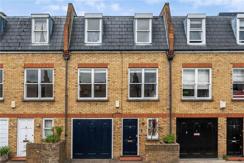 3 bedroom house, Burlington Road, London SW6 - Available
