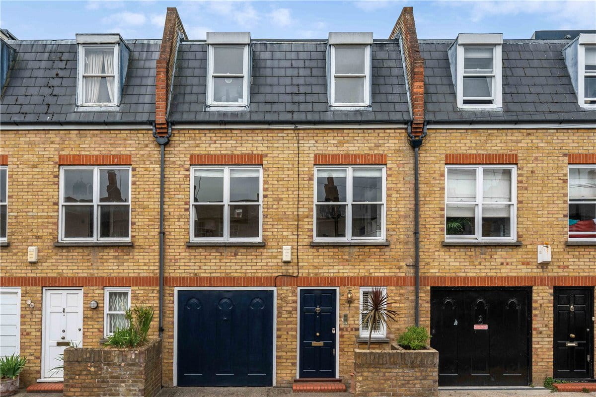 3 bedroom house, Burlington Road, London SW6 - Available