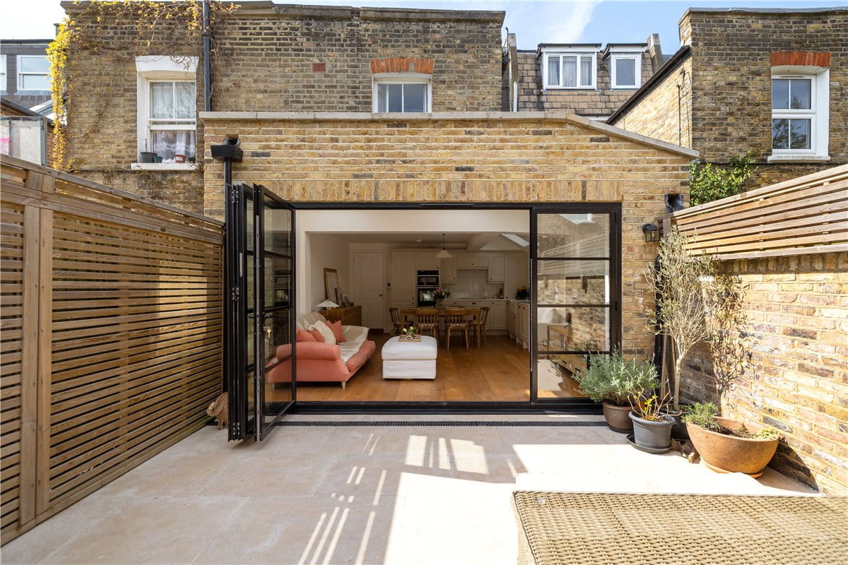 2 bedroom flat, Hartismere Road, Hammersmith And Fulham SW6 - Sold