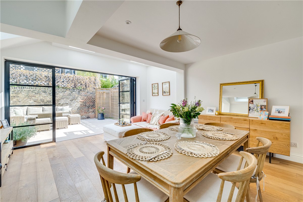 2 bedroom flat, Hartismere Road, Hammersmith And Fulham SW6 - Sold