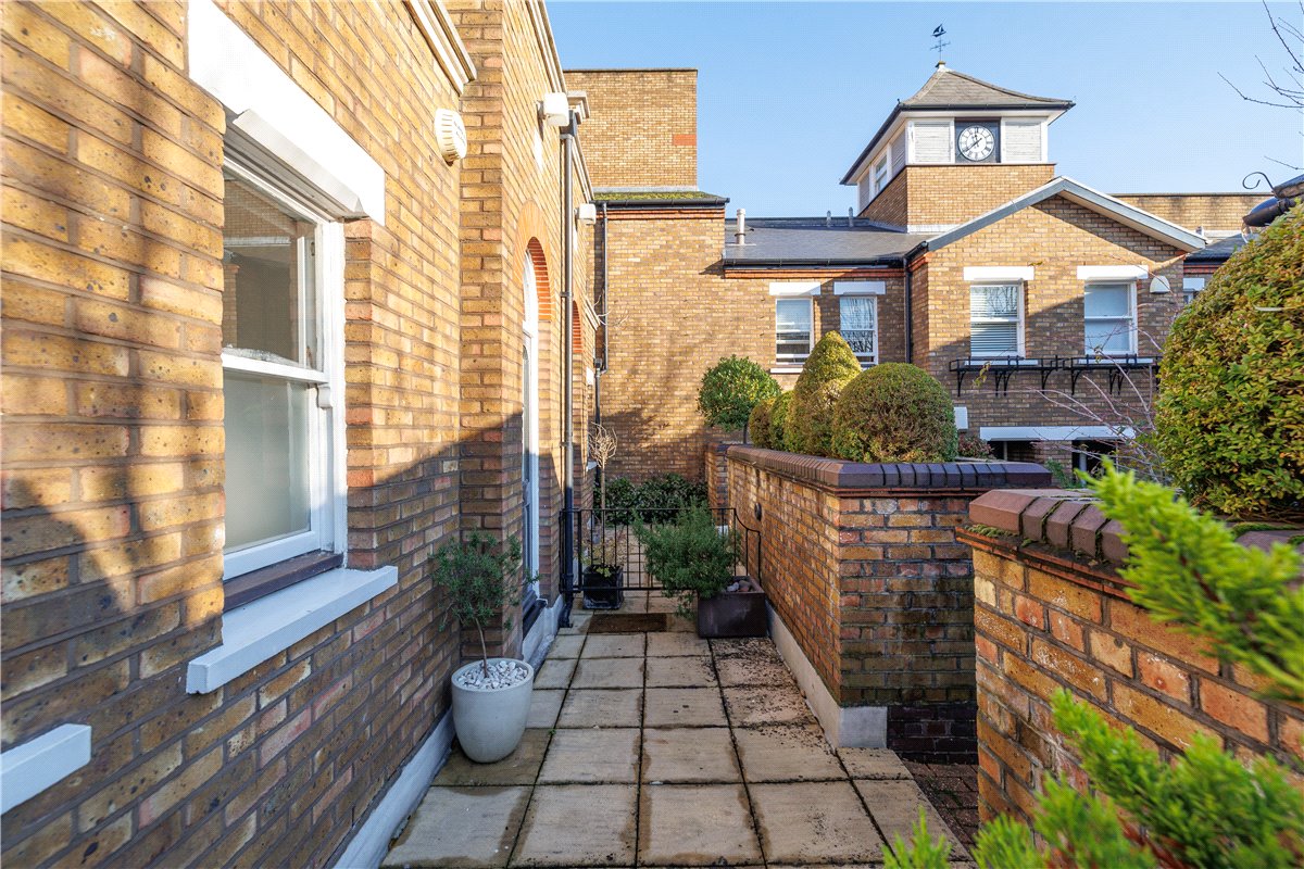 2 bedroom house, Marryat Square, Wyfold Road SW6 - Sold