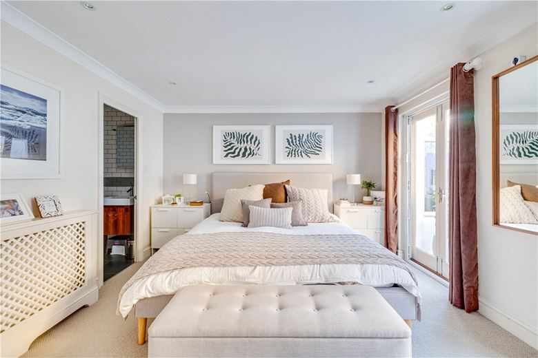 2 bedroom house, Marryat Square, Wyfold Road SW6 - Sold