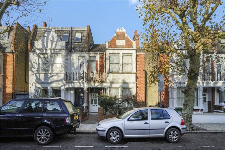 3 bedroom house, Ellerby Street, London SW6 - Available