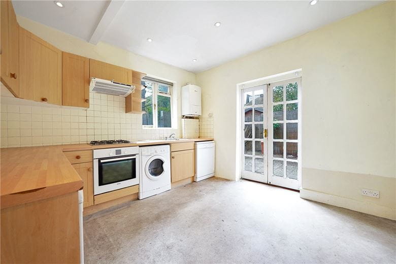 2 bedroom flat, Edenvale Street, London SW6 - Available