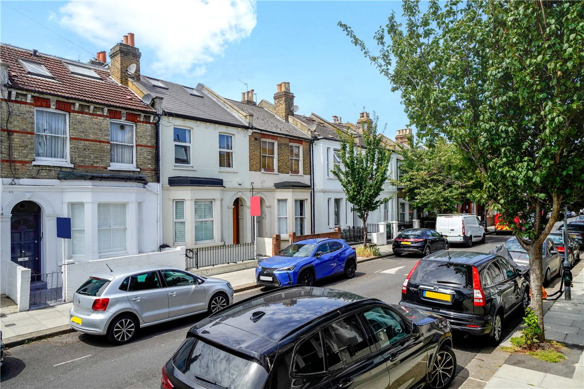 2 bedroom flat, Kinnoul Road, London W6 - Available