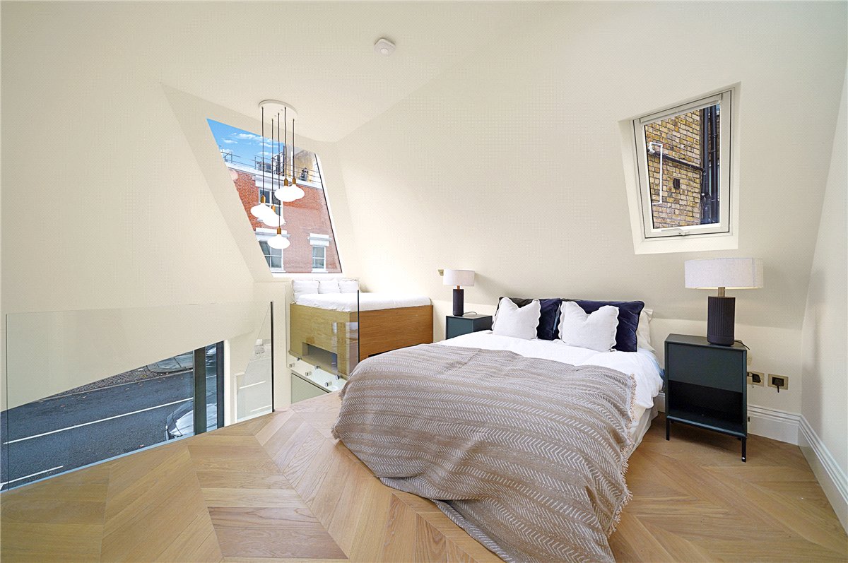 3 bedroom house, Cortayne Road, London SW6 - Available