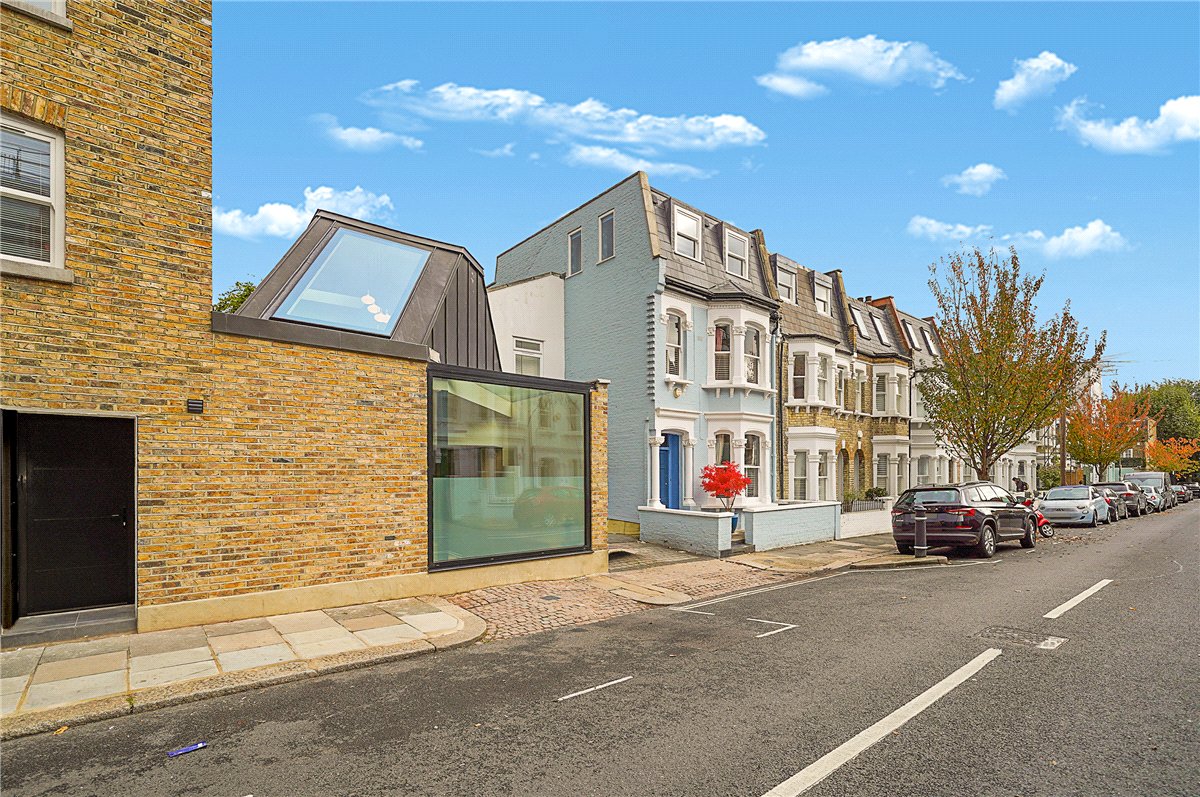 3 bedroom house, Cortayne Road, London SW6 - Available