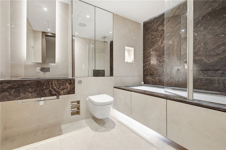 1 bedroom flat, Park Street, London SW6 - Available