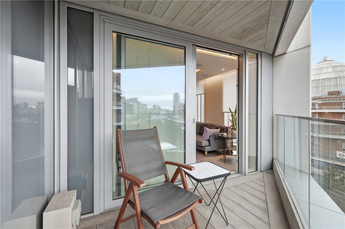 1 bedroom flat, Park Street, London SW6 - Available