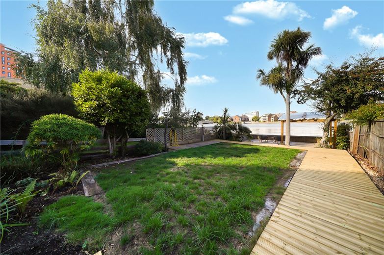 2 bedroom maisonette, Deodar Road, London SW15 - Available