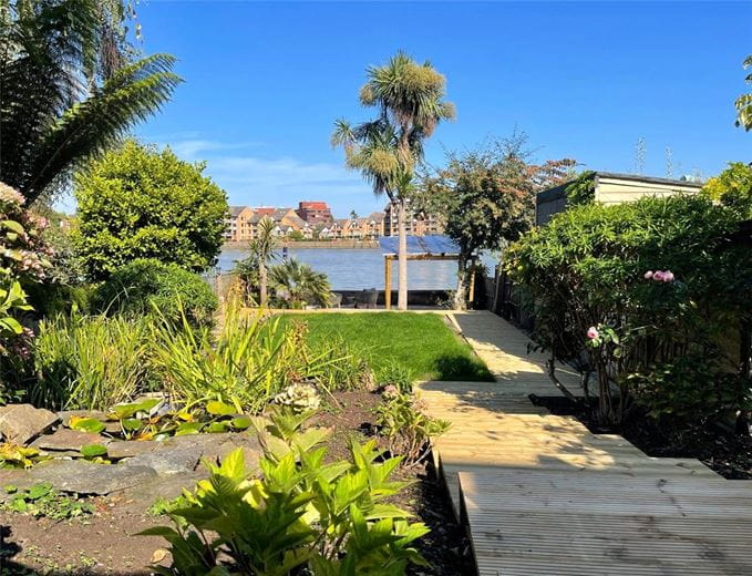 2 bedroom maisonette, Deodar Road, London SW15 - Available