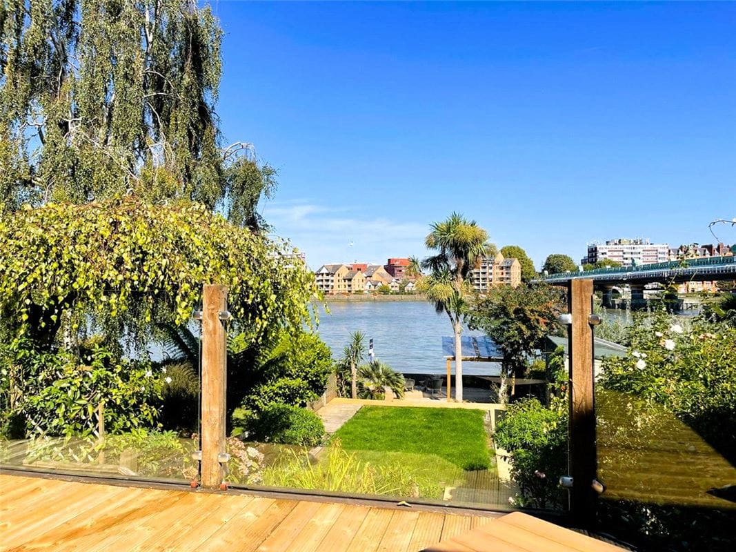 2 bedroom maisonette, Deodar Road, London SW15 - Available