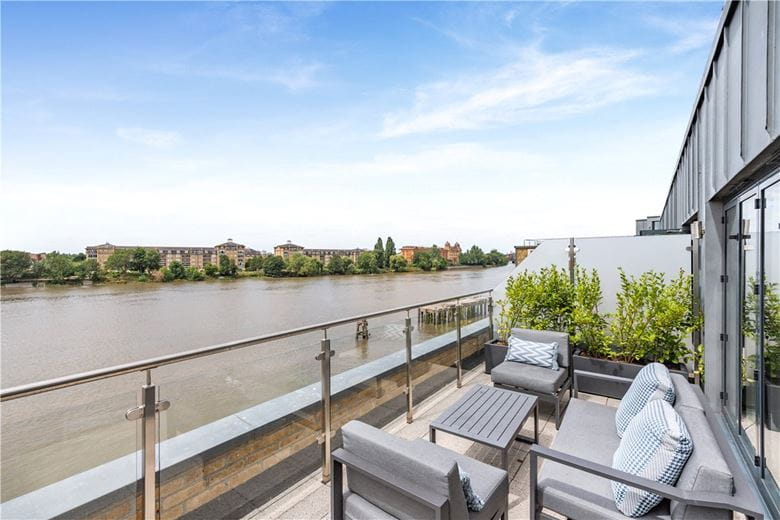 3 bedroom house, Rainville Road, London W6 - Available