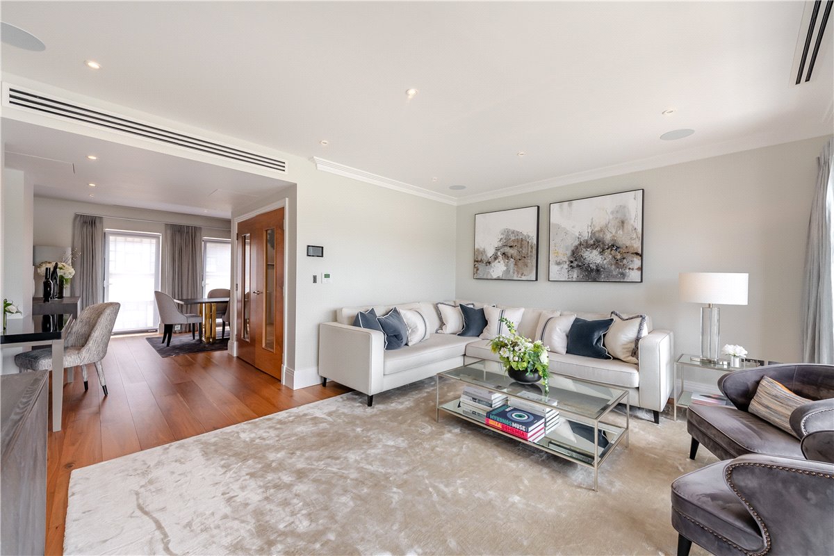 3 bedroom house, Rainville Road, London W6 - Available