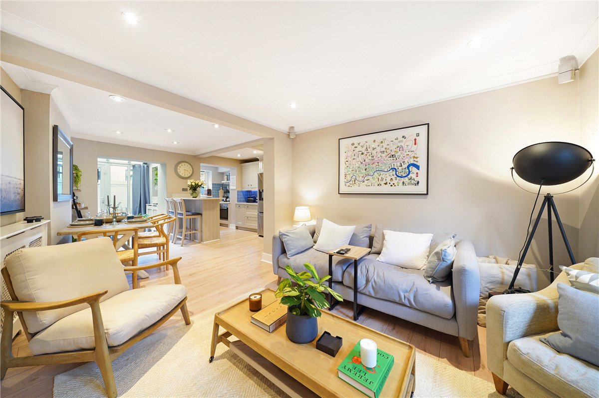 2 bedroom flat, Parkville Road, London SW6 - Available