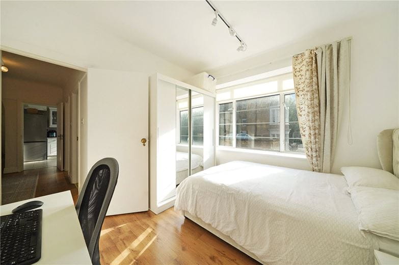 2 bedroom flat, Barons Keep, Gliddon Road W14 - Available