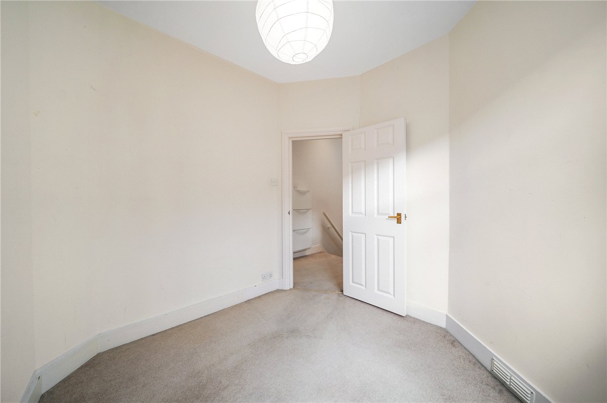 2 bedroom flat, Edenvale Street, London SW6 - Available