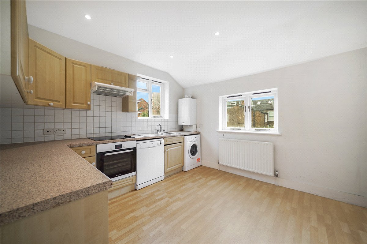 2 bedroom flat, Edenvale Street, London SW6 - Available