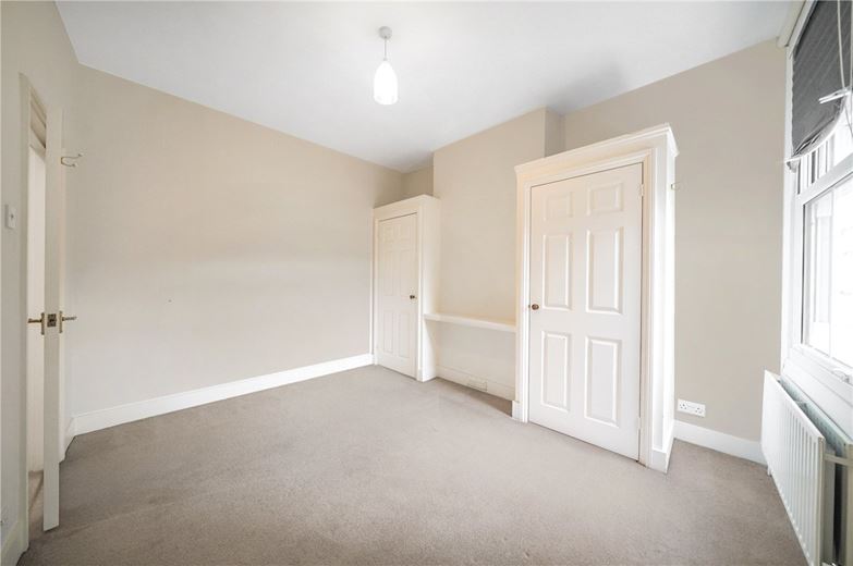2 bedroom flat, Edenvale Street, London SW6 - Available