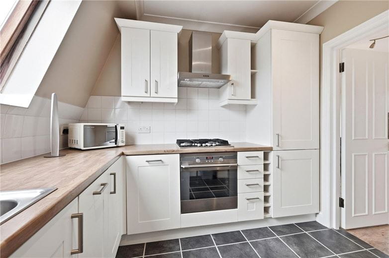 2 bedroom flat, Munster Road, London SW6 - Available