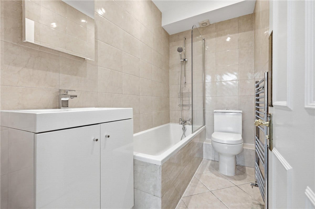2 bedroom flat, Munster Road, London SW6 - Available