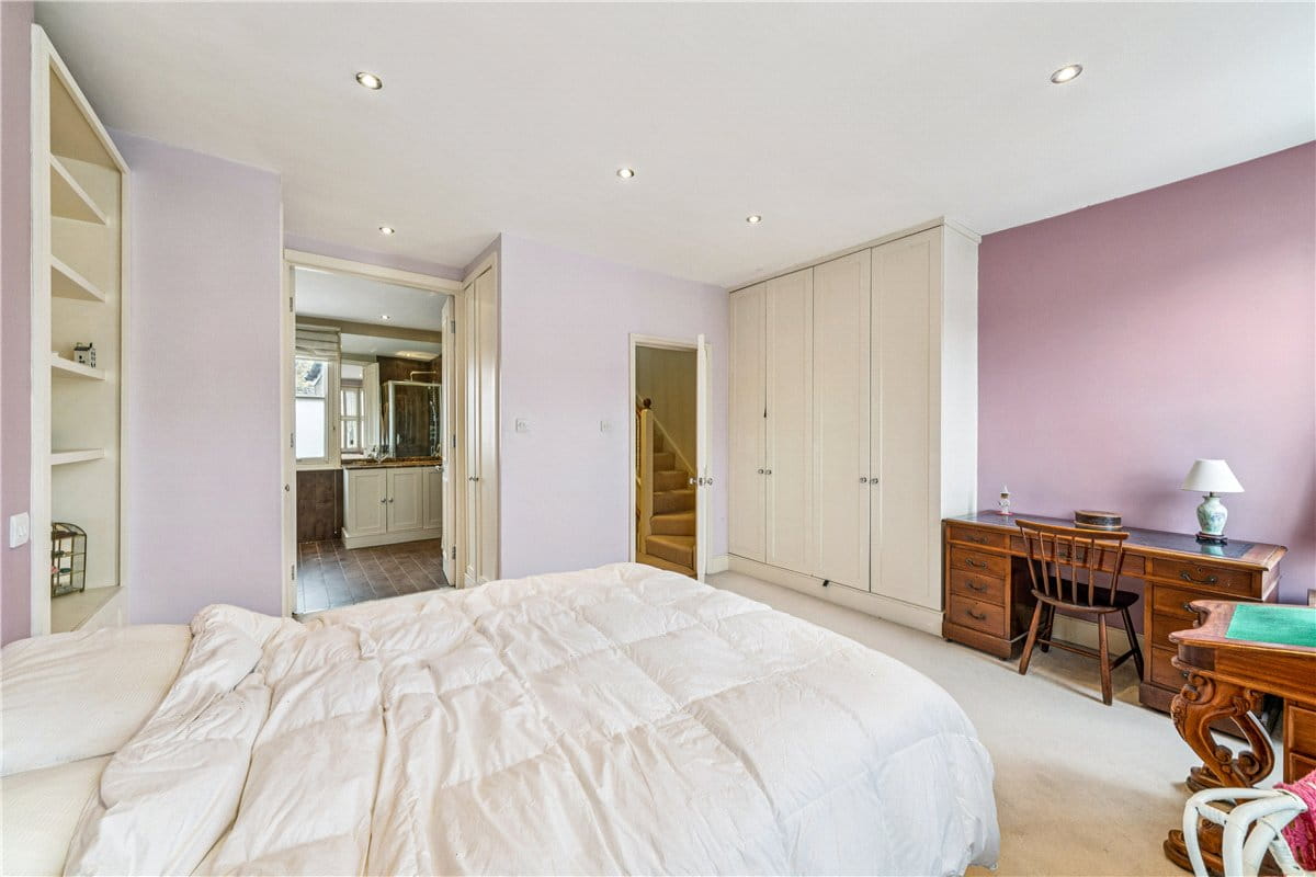 4 bedroom house, Edgarley Terrace, London SW6 - Available