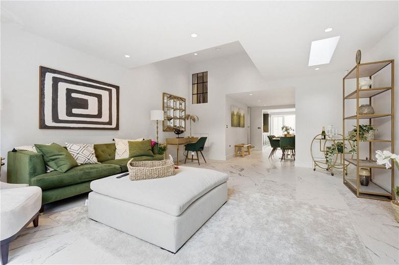 4 bedroom house, Hazlebury Road, London SW6 - Available